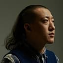 韩鹏翼 als Qiao Sanben