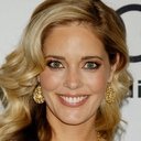 Christina Moore als Glenda Radden