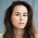 Émilie Gilbert als Mère