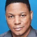 Harold Dennis als Police Officer