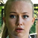 Emma B. Marott als Esther
