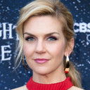Rhea Seehorn als Kelly