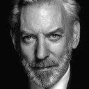 Donald Sutherland als Narrator (voice)