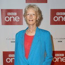 Caroline Blakiston als Bess Sedgwick