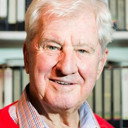Wolfgang Draeger als Schwuler Steward (voice) (uncredited)