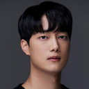 정진혁 als Violent Crimes Squad 1 Detective 3