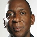 Colin McFarlane als Conductor Sam