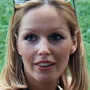Nelide Giammarco als The Blonde