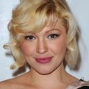 Jessica Kiper als Tri Pi