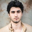 Shayan Sobhian als Guard