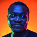 Demi Banwo als Akin