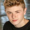 Austin Elkins als Young Gerry