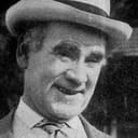 J.P. Lockney als Father Bivot