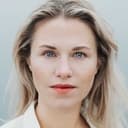 Caroline Glomnes als Anna