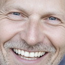 Stewart James Barham als Driving Examiner