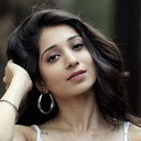 Vrushika Mehta als Ishana
