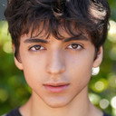Luciano Leroux als Nicholas Shanley