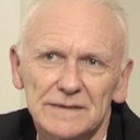 Michael Roberts als Lawlord