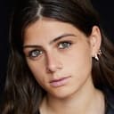 Derya Flechtner als Mina