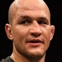 Junior dos Santos als Self