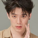 Tae Chayapat Kongsub als Ake