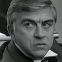 Boris Arabow als Doctor Petrov