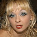 Julie Atlas Muz als Woman In Window