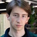 Anton Arnold als Ship's Medic