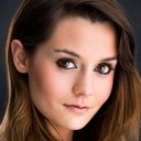 Katerina Katelieva als Young Sarah