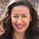 Hayley Tamaddon als Sara