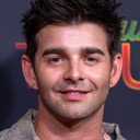 Jack Griffo als Noah