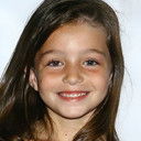 Sophie Nyweide als Younger Sister