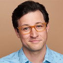 Curt Mega als Warbler Nick