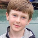 Cameron Spurr als Leo