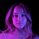 Jenna Szoke als Julia