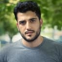 Phoenix Raei als Uri