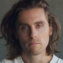 Jack Farthing als Andy Dumfries