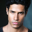 Chuku Modu als Gabriel Santiago
