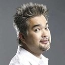 Jeffrey Santos als Sir Tong