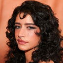 Odessa A'zion als Corinne