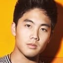 Ryan Higa als Dustin Cotchin