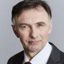 Gilles Bataille als Director of the Gouarrec school