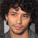 Diego Cataño als El Vic