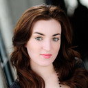 Erin Micklow als Roxy