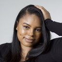 Zsané Jhé als Officer Jessica Sims