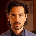 Stefano Bernardin als Verkäufer Herrenbekleidung