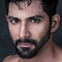 Vivan Bhatena als Dharmesh 'Danny' Chowdhary