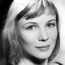 Frances Hyland als Mrs. Grey