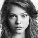 Amanda Wass als Arijana