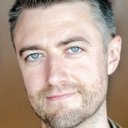 Sean Gunn als Traction Sailor
